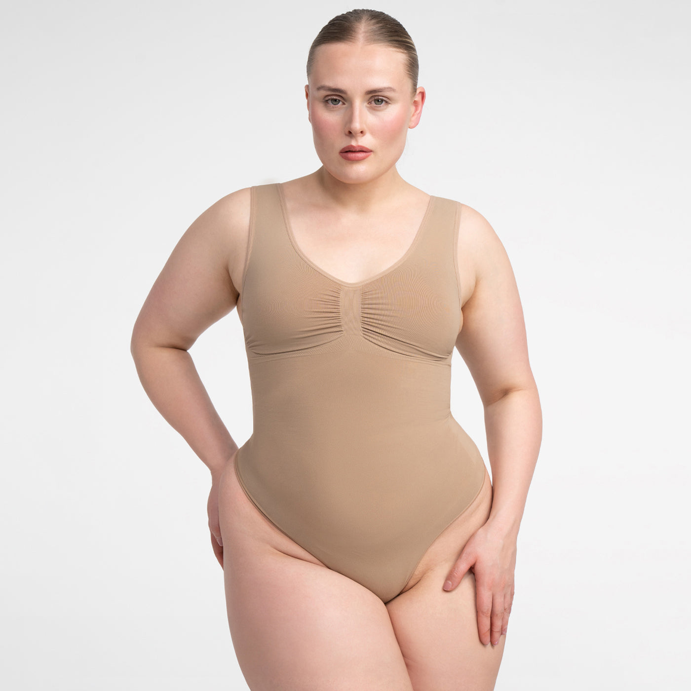 <tc>Body modellante bretelle larghe con perizoma</tc>