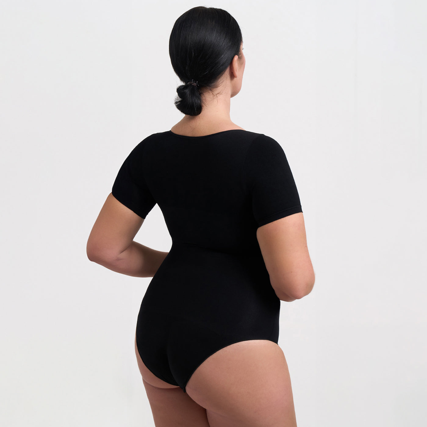 <tc>T-shirt Body modellante con slip</tc>