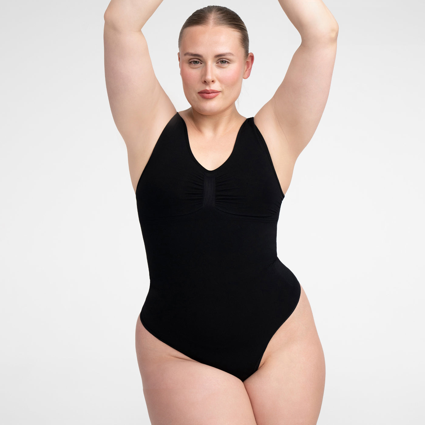 <tc>Body modellante bretelle larghe con perizoma</tc>